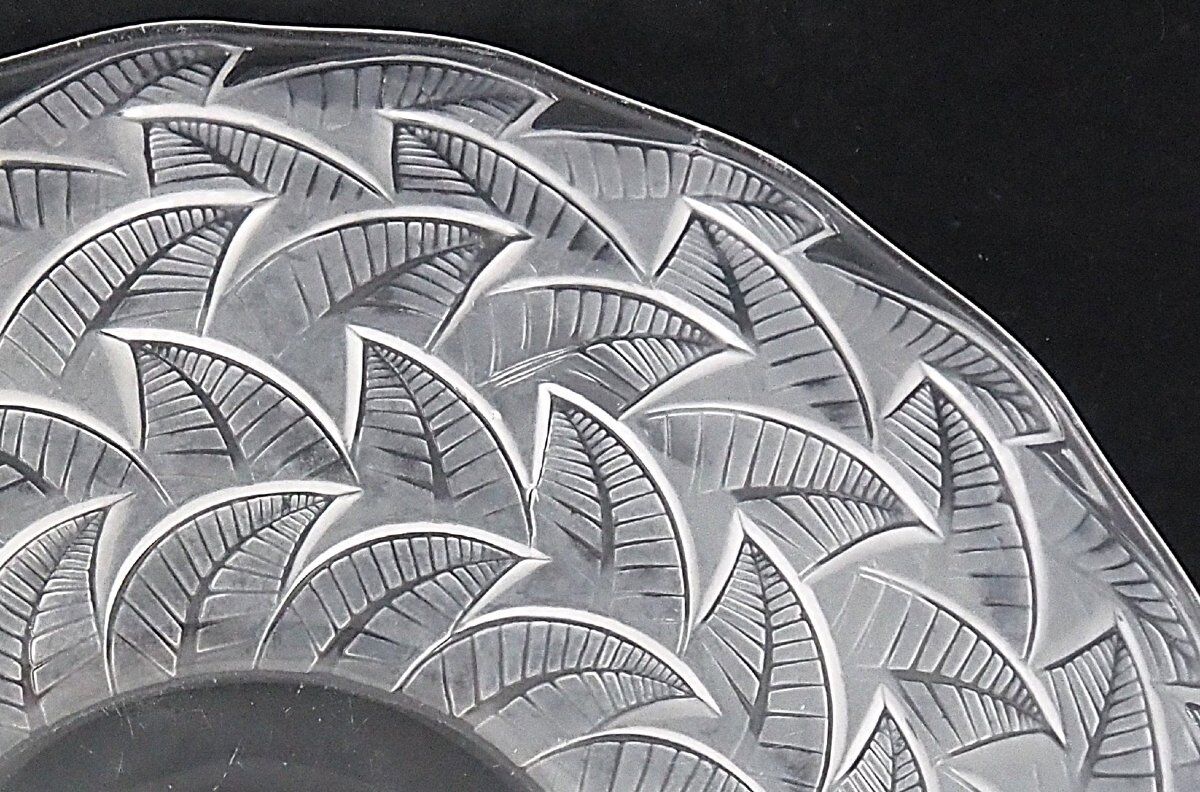 Coupe, plat, "les ormeaux" N°1, René Lalique