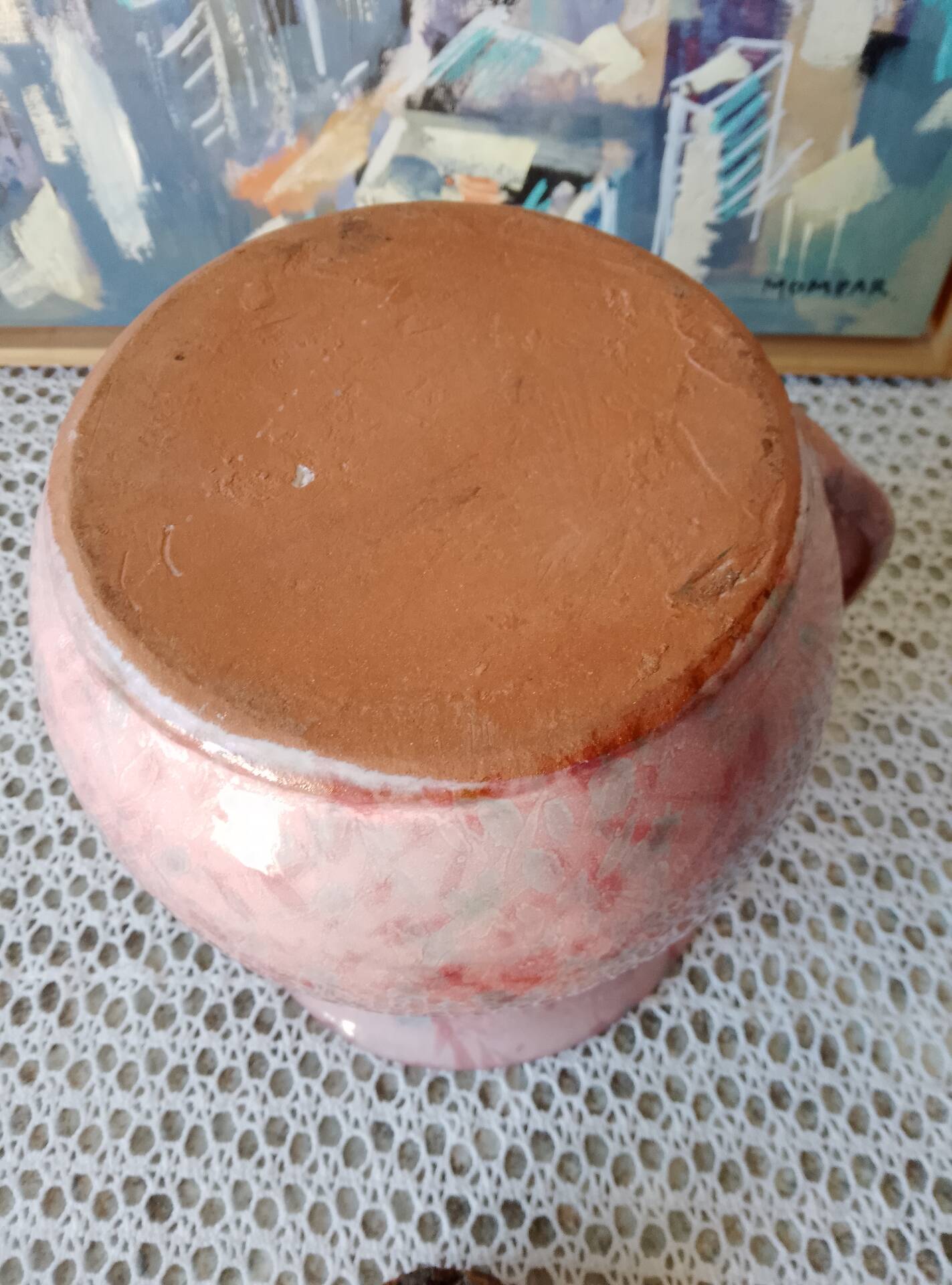 Jug with ice reservoir