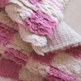 Pink checkered rug - 292 x 217 cm