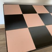 Table basse damier