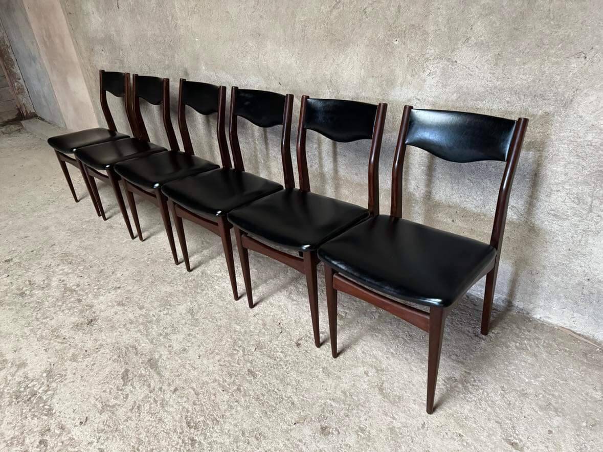Series Set of 6 vintage Scandinavian rosewood chairs from the 1960s