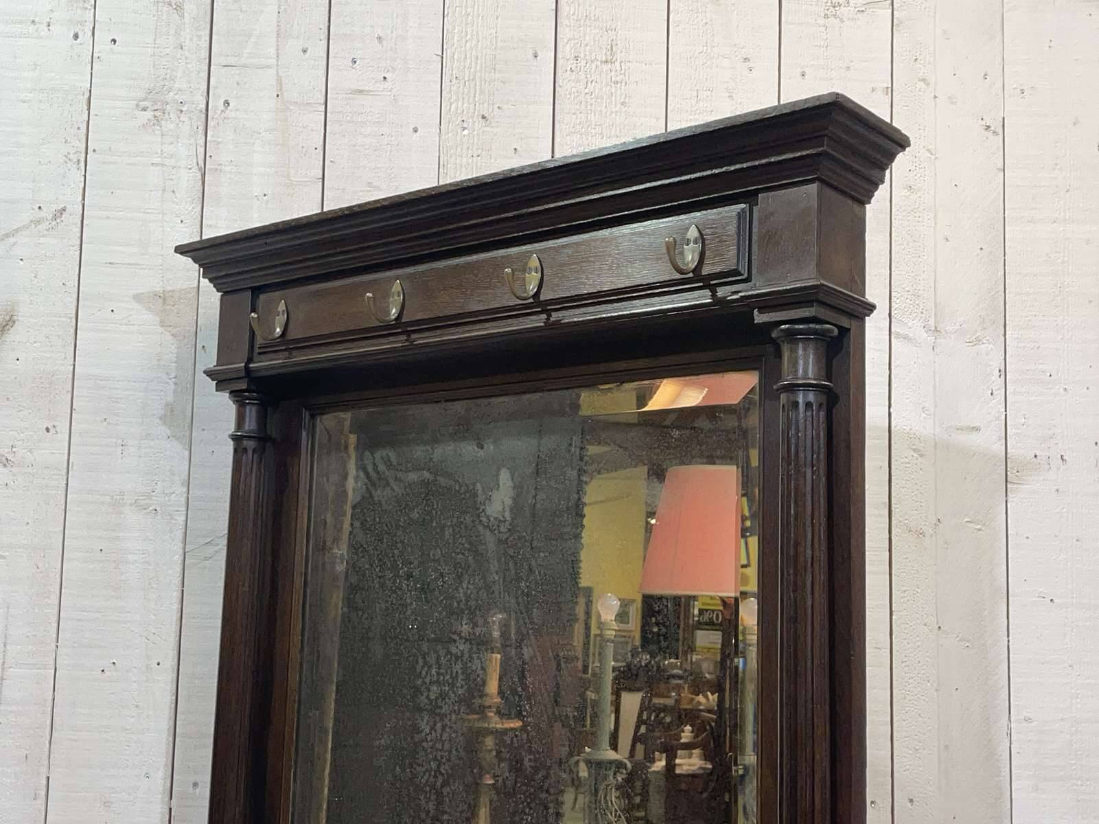 Vestiaire en chêne de la fin XIXème avec sa jardinière