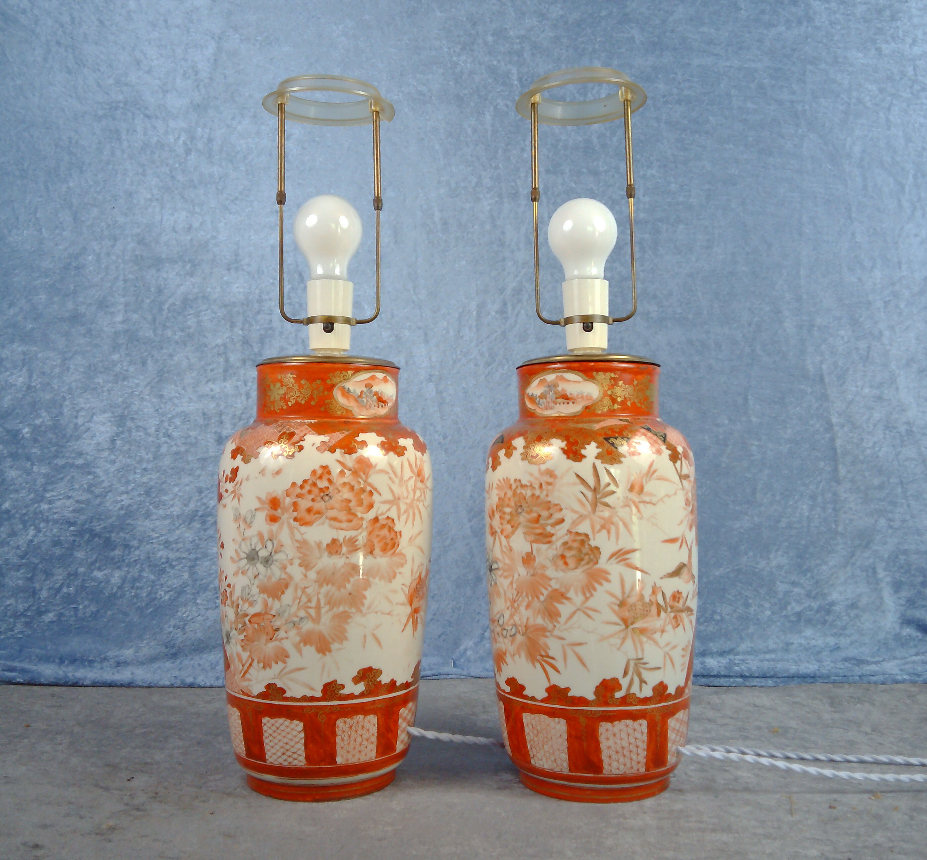 Japanese Kutani tablelamps made from porcelain vases from Meiji period (1868-1912). A pair.