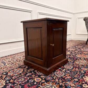 Commode anglaise classique