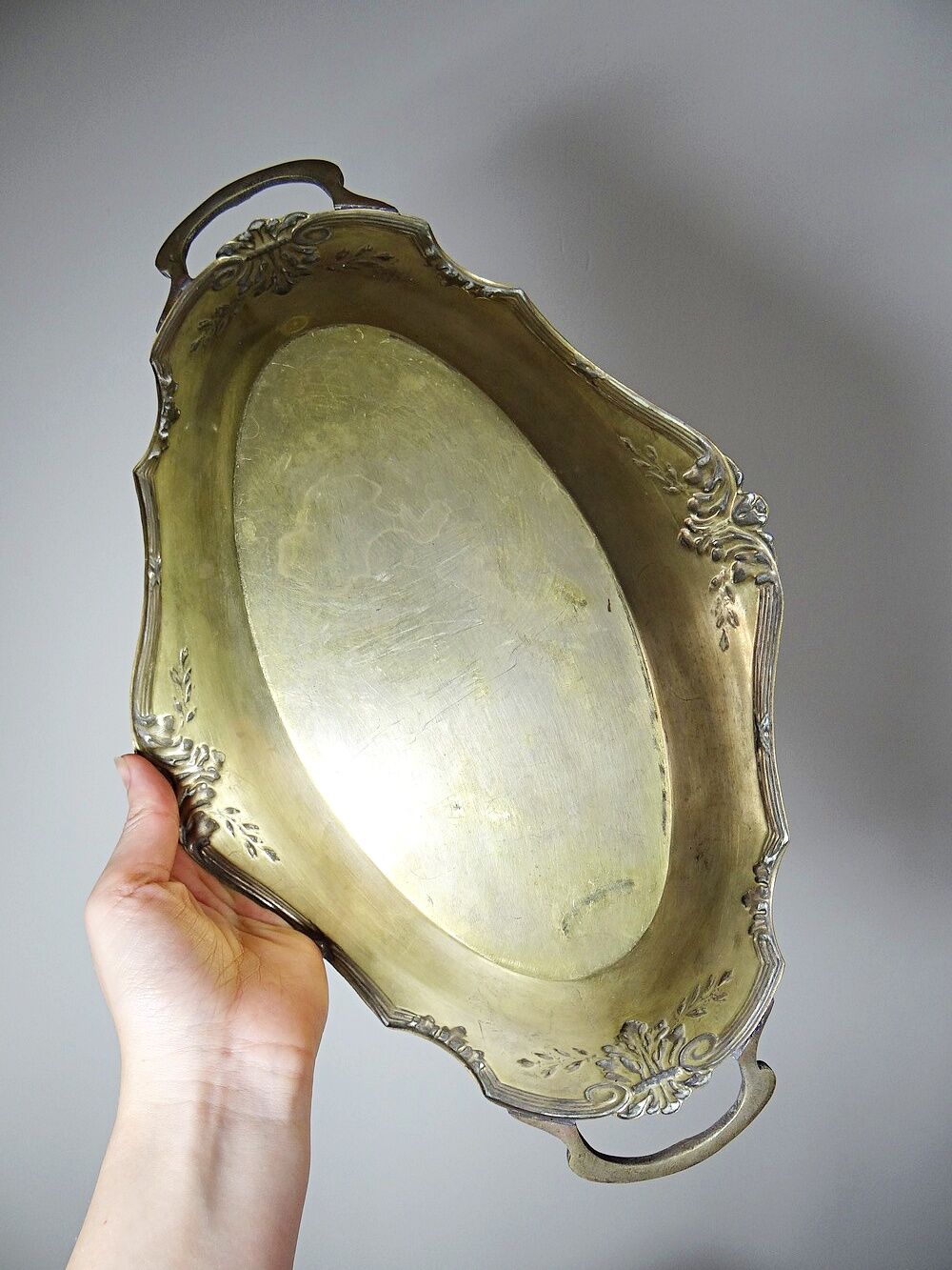 Large empty pocket bowl, antique rockwork, gilded metal, Louis XV style.