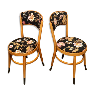 Chaises bistrot au tissu fleuri