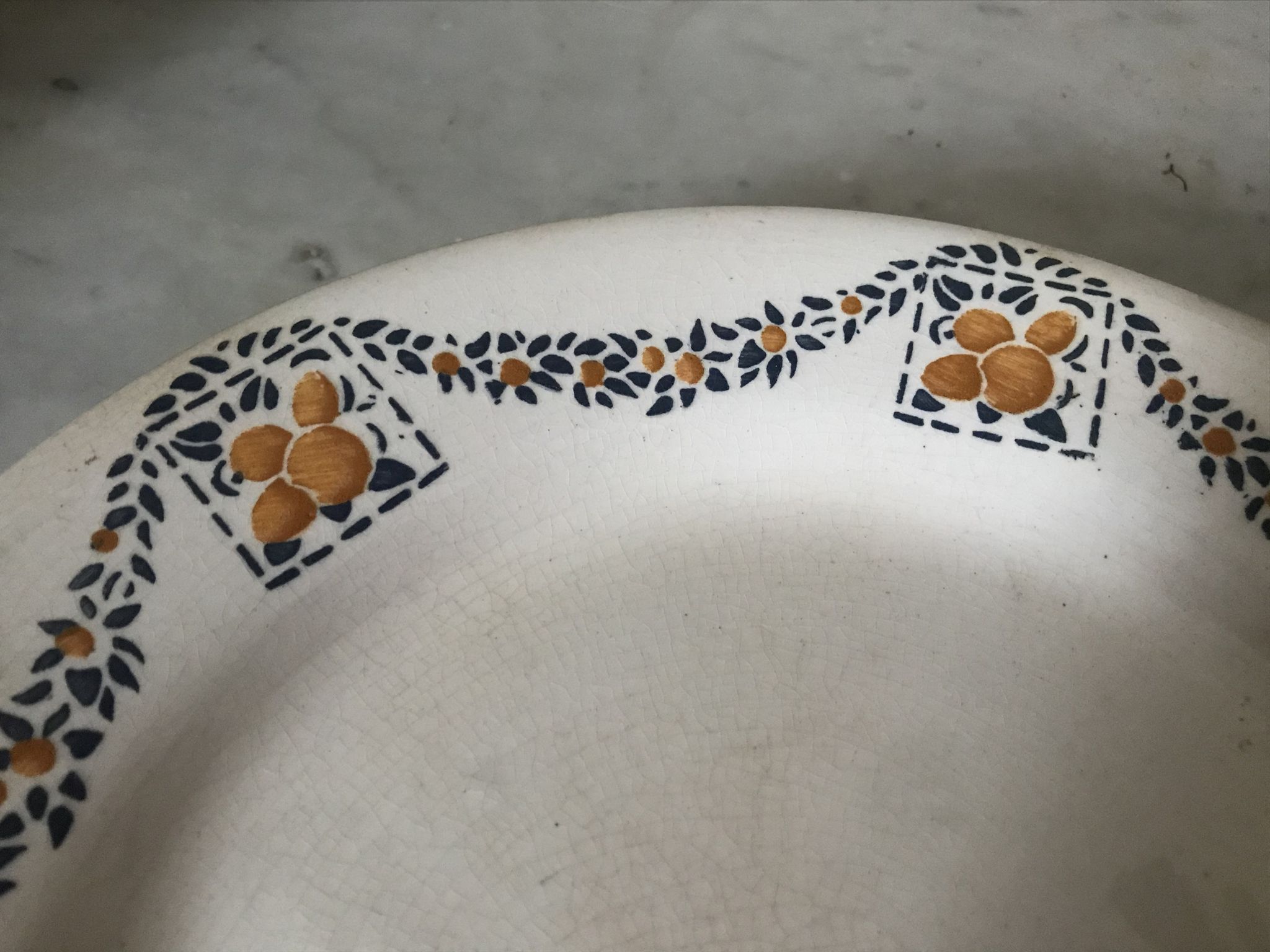 Old dishes HBCM model Georges