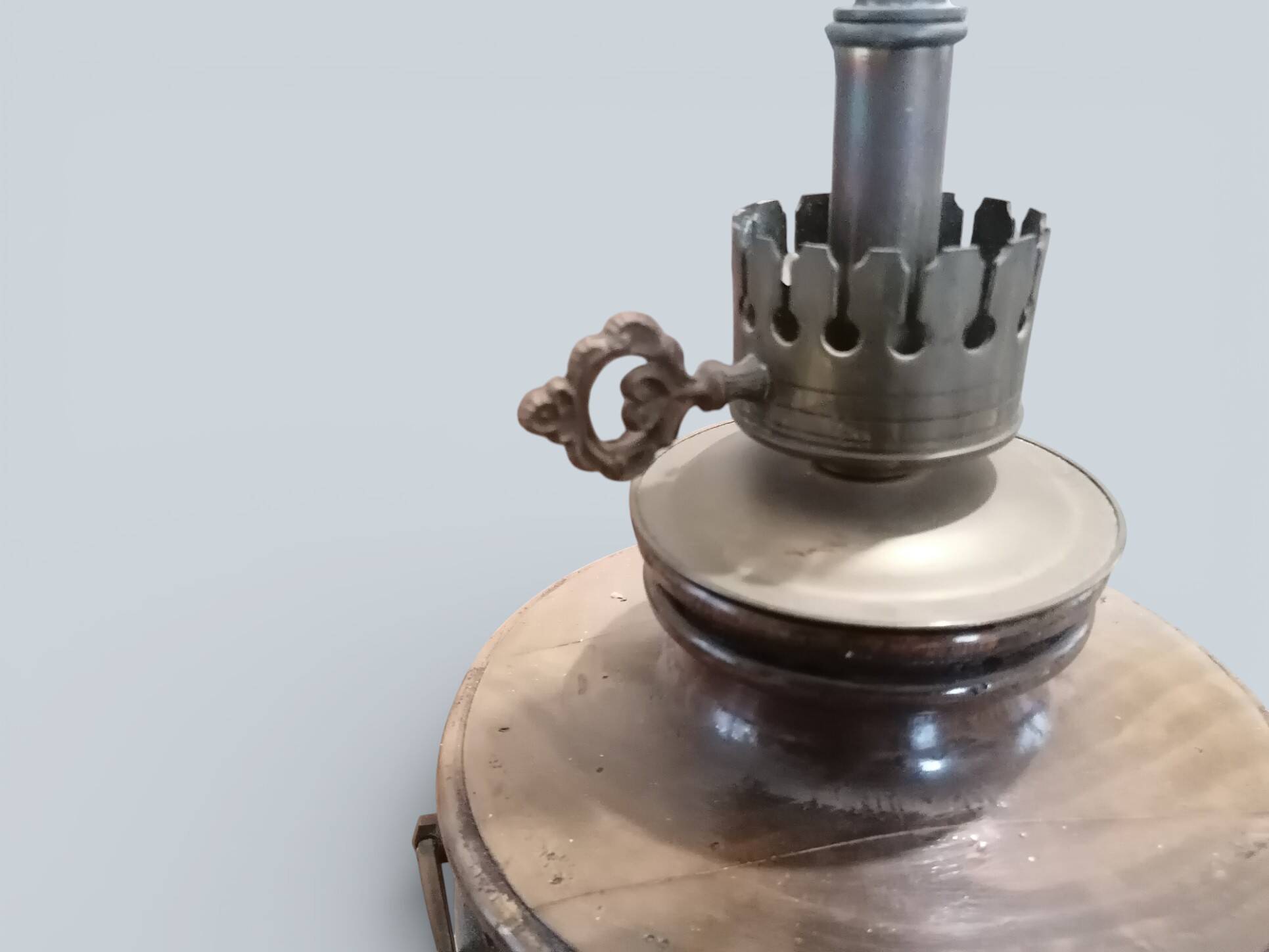 Lampe amphore en bois massif - Style 1er empire.