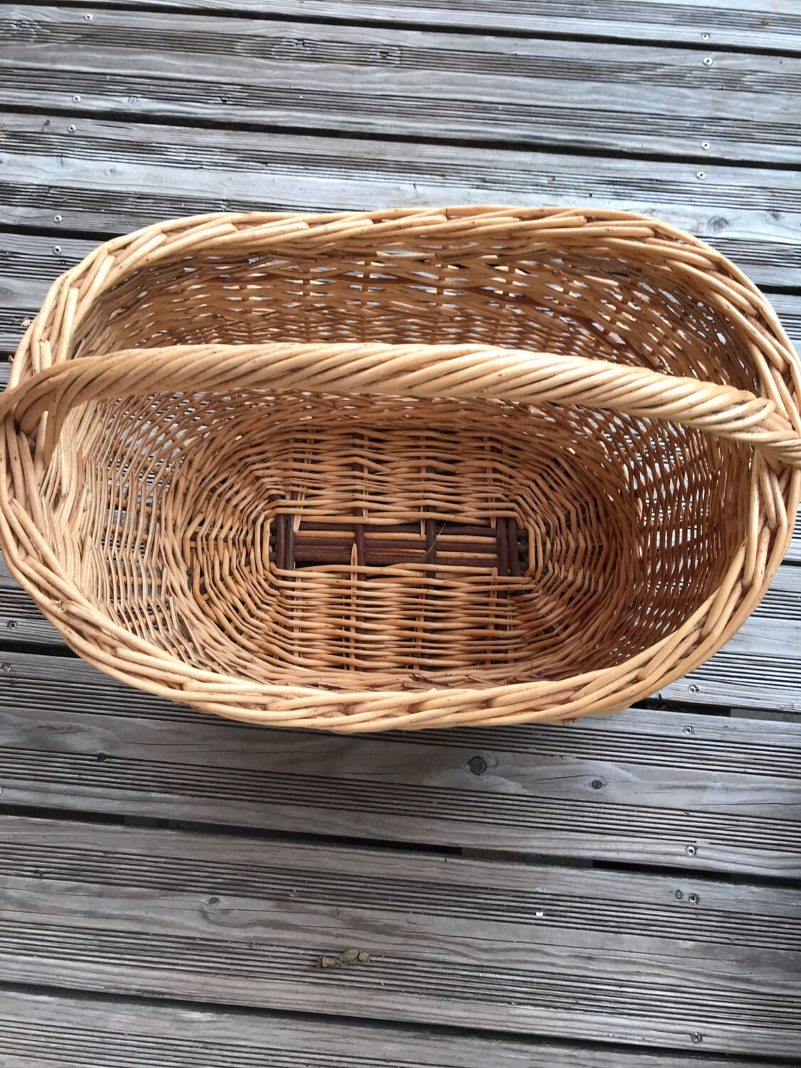 Wicker basket