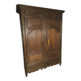 Lorraine wardrobe in solid oak from the 18th century.