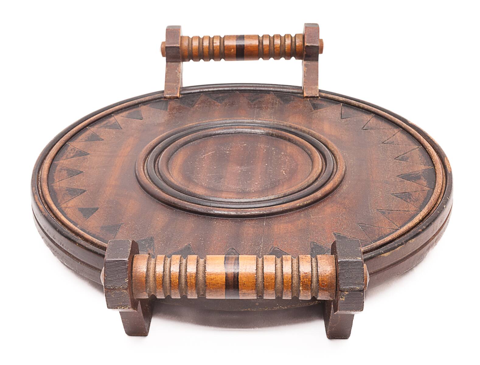 Drinks service by Paul Fouillen