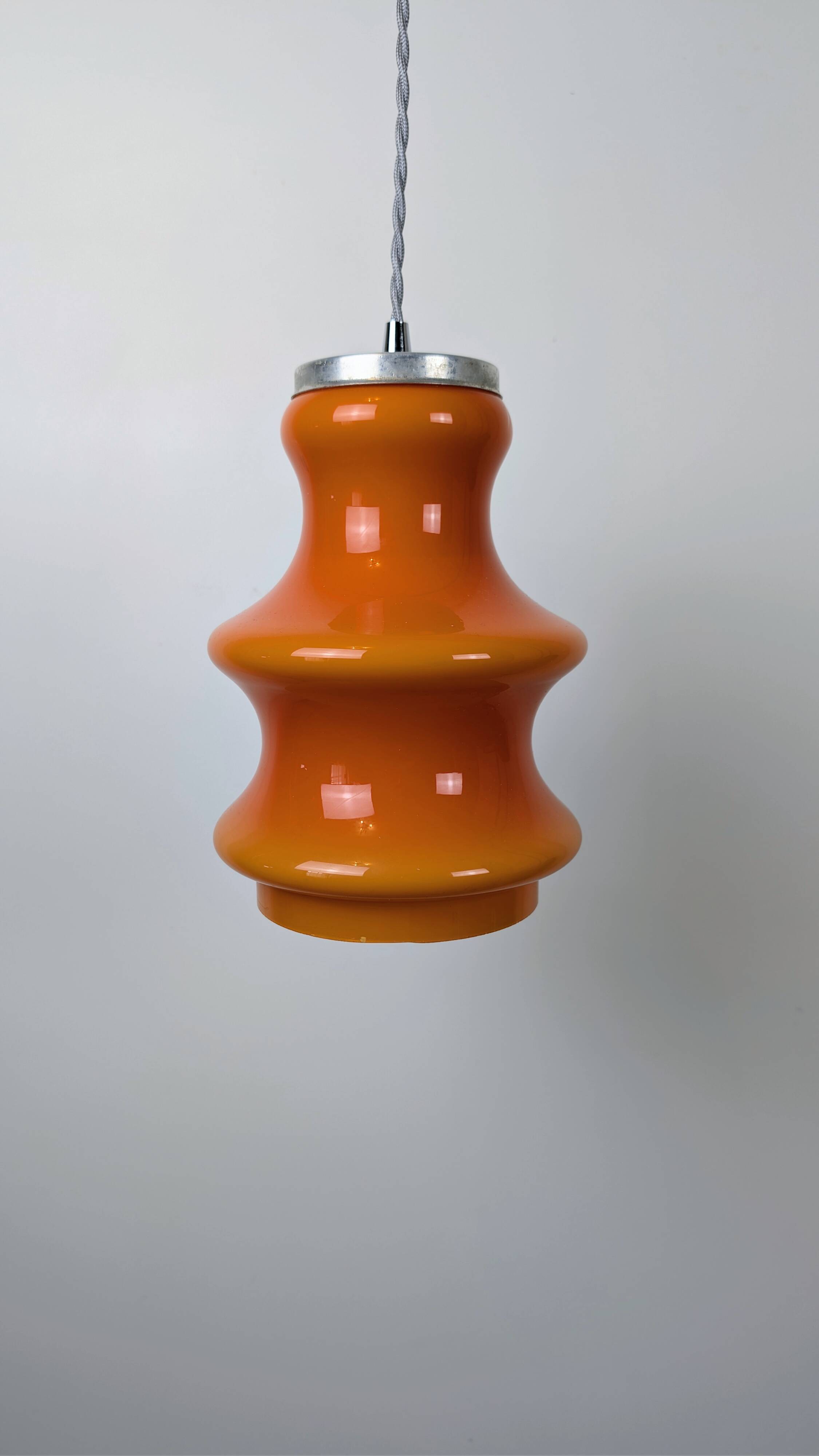Suspension vintage en verre opalin orange design années 70