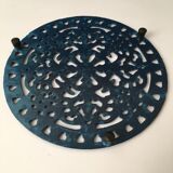 Round cast iron table mat, dark blue