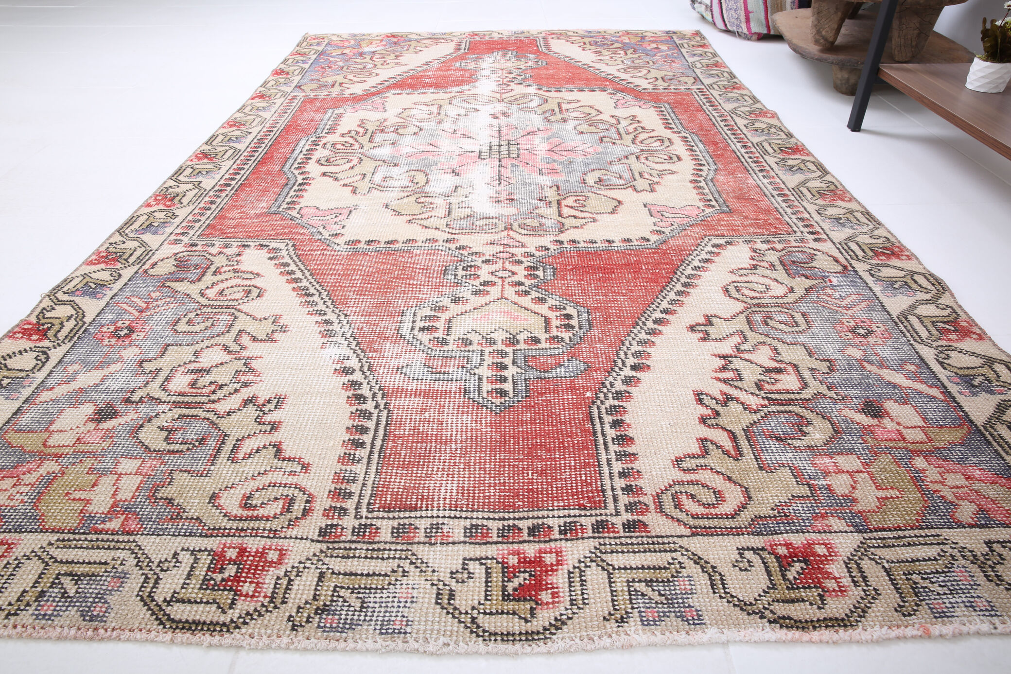 4x7 madallion faded oushak rug, 220x132cm