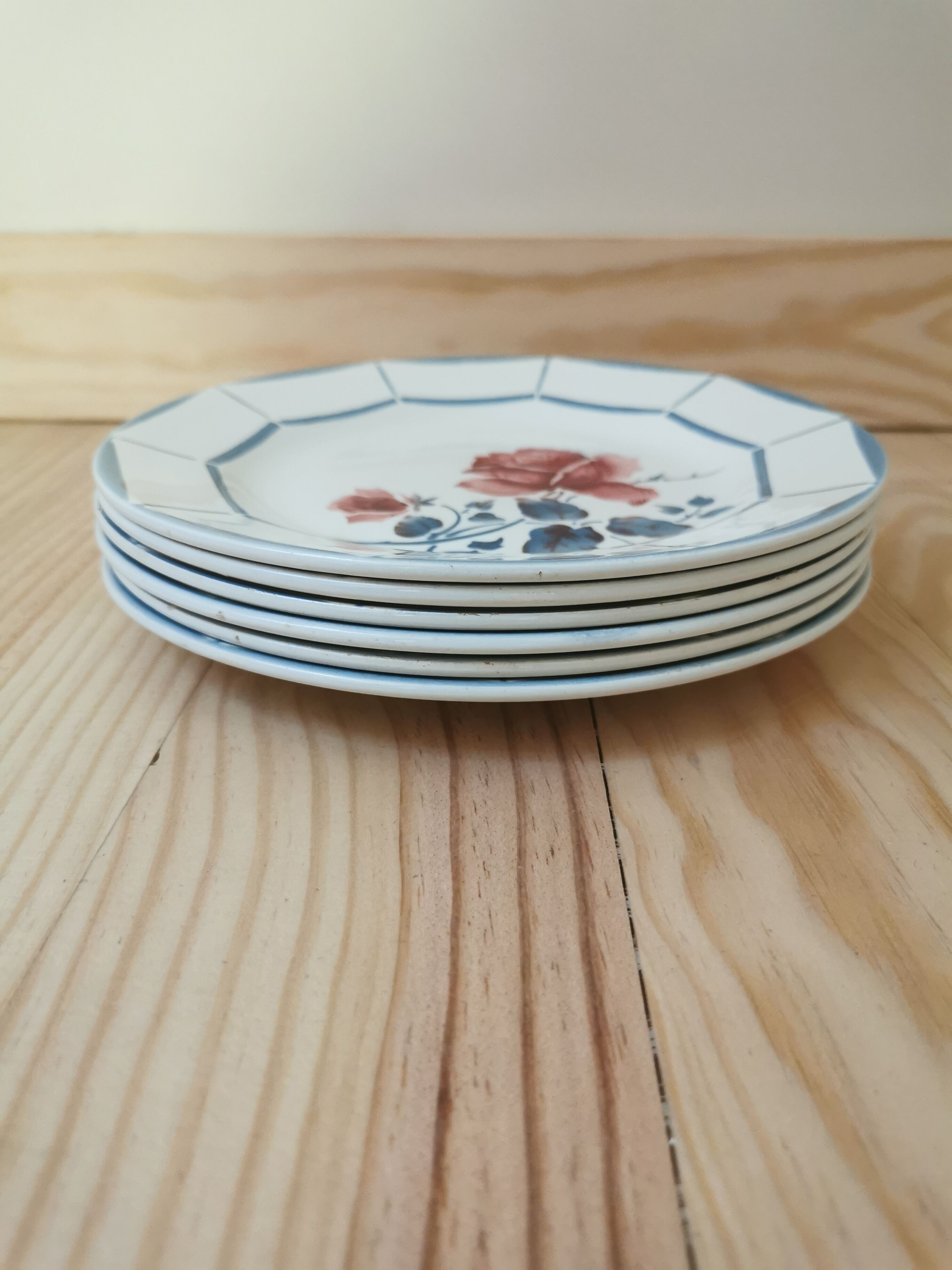 Retro plates Digoin Malmaison
