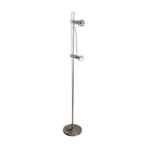 lampadaire métal sur