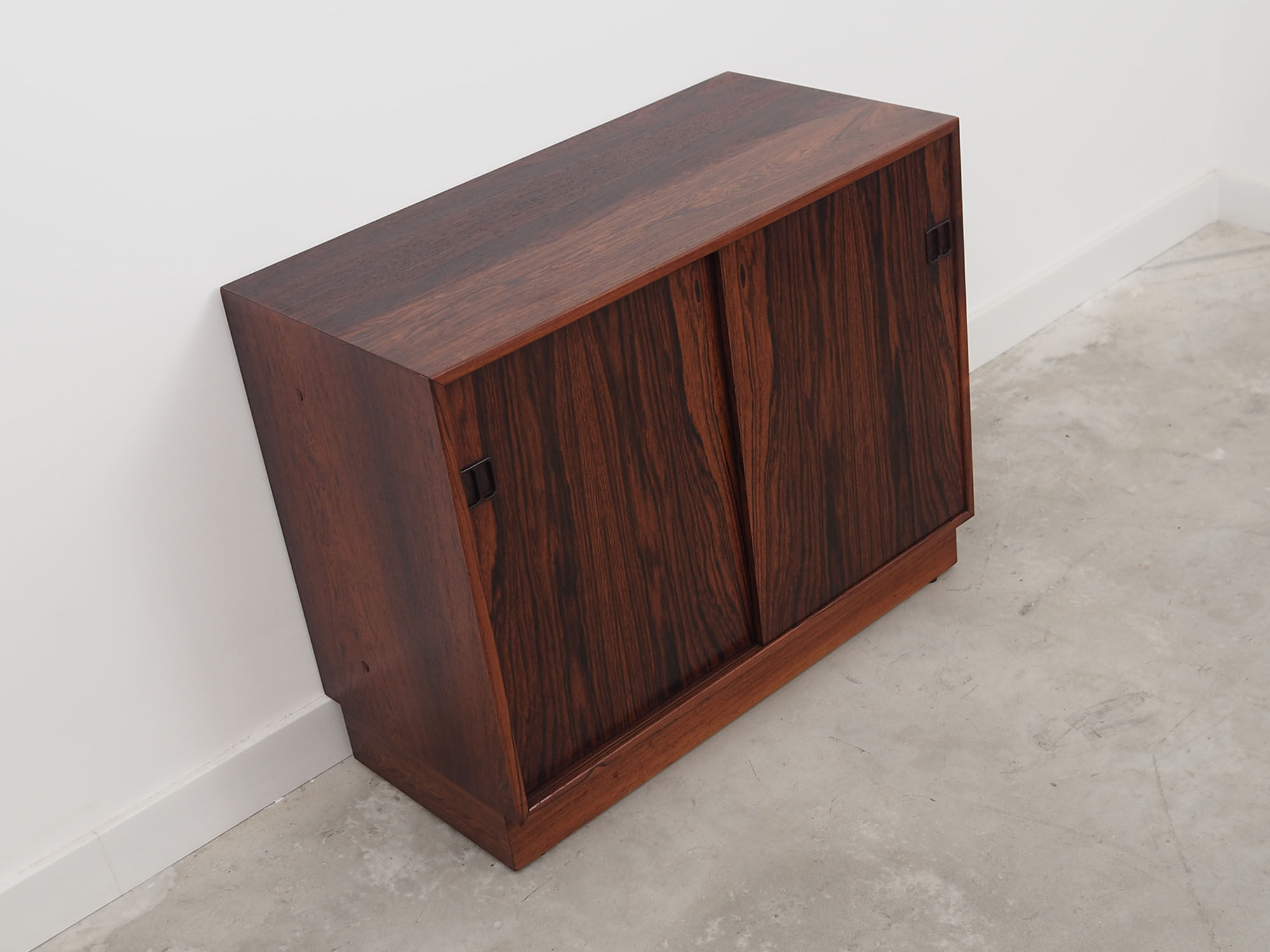 Rosewood commode, Danish design, 1960s, manufactured by Hjørnebo