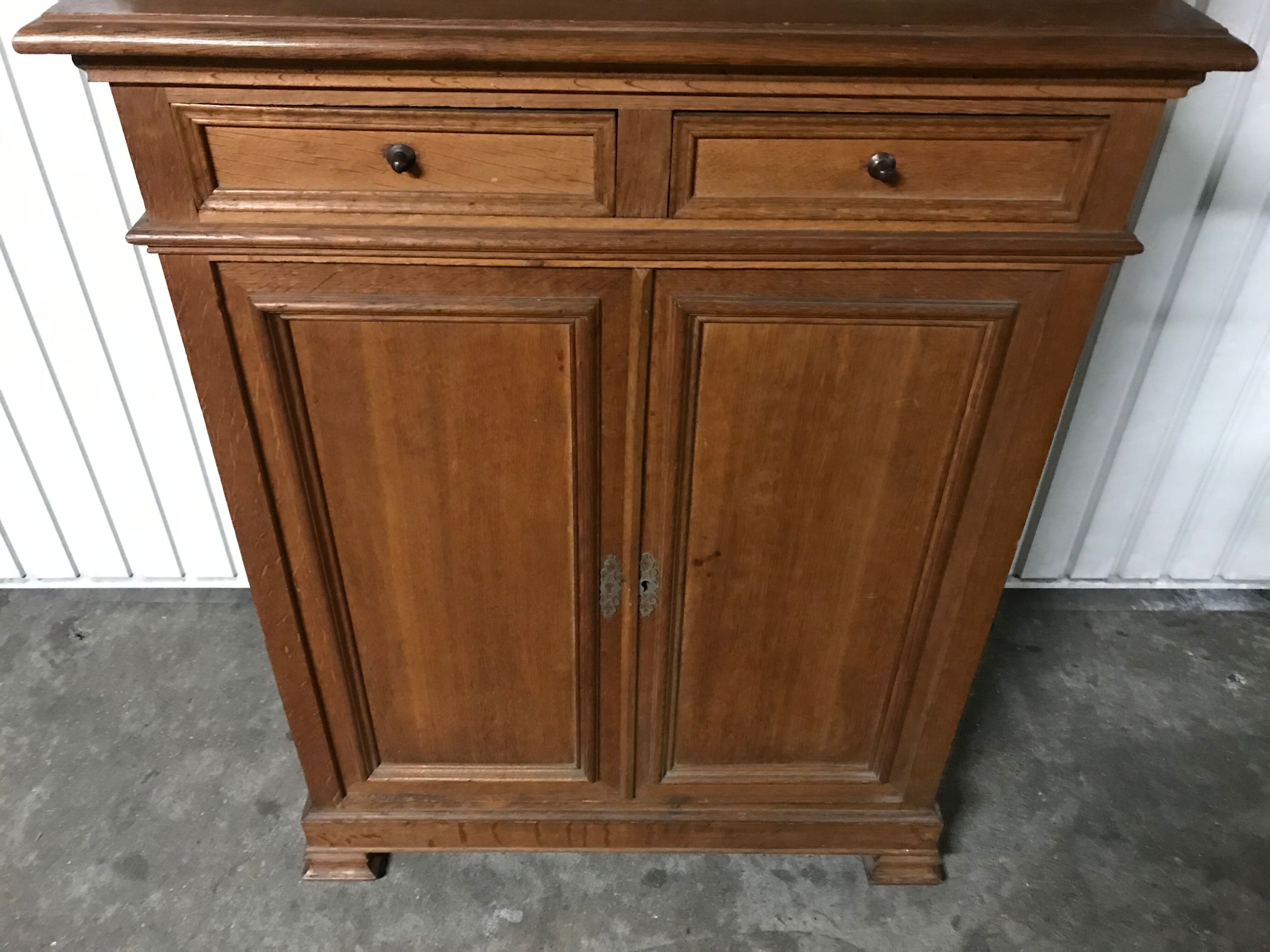 Two-body oak buffet 1900