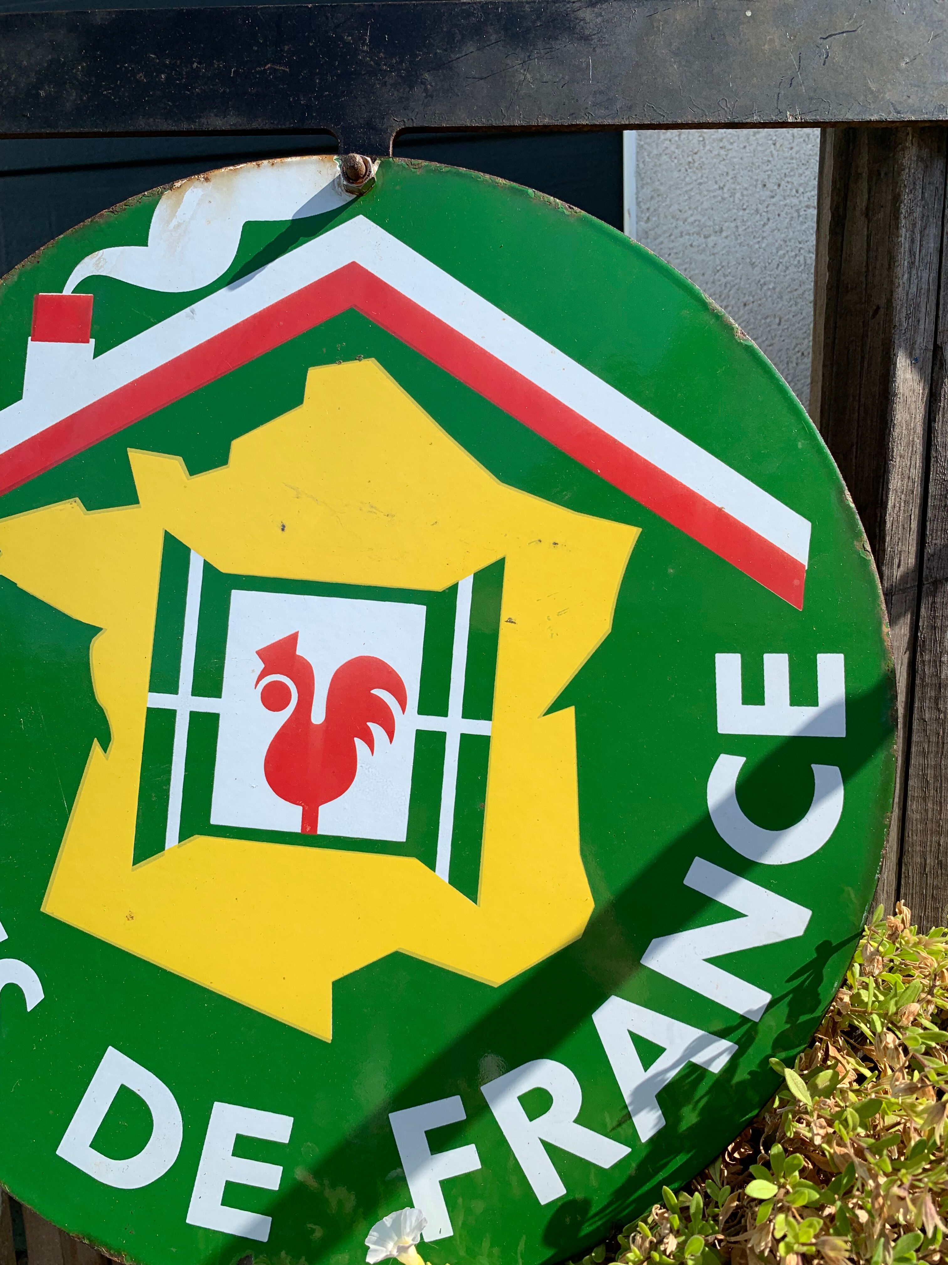 Former enamelled plate Gites de France double face
