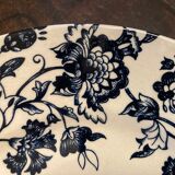 6 antique flat plates in earthenware with blue flower decoration.