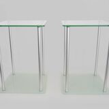 Paire de bout de canapé, table de chevet en verre et métal gris, années 80