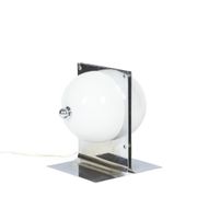 Lampe de table en métal poli et opaline, années 1970