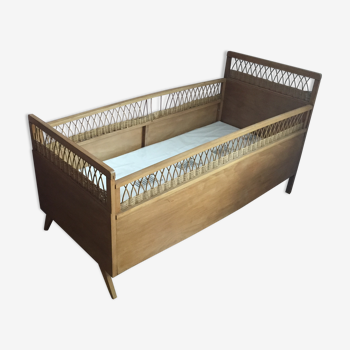 Baby bed in rattan&  wood