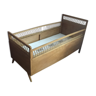 Baby bed in rattan&  wood