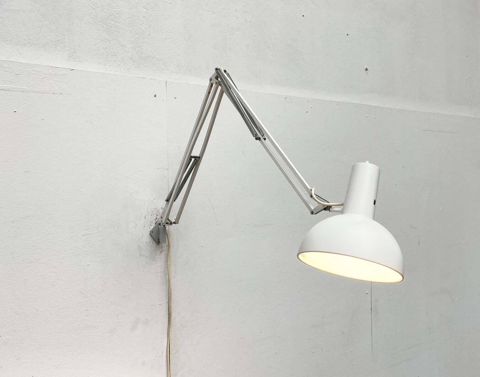 Mid-Century Modern It Task Wall Lamp from Louis Poulsen, 1970s