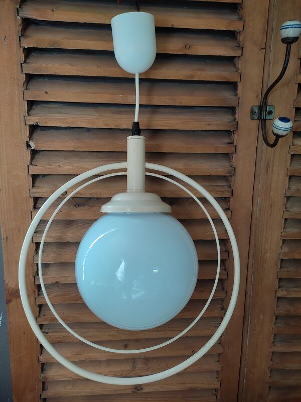 Suspension plafonnier lampe globe opaline métal écru dp 1121b67 ancien
