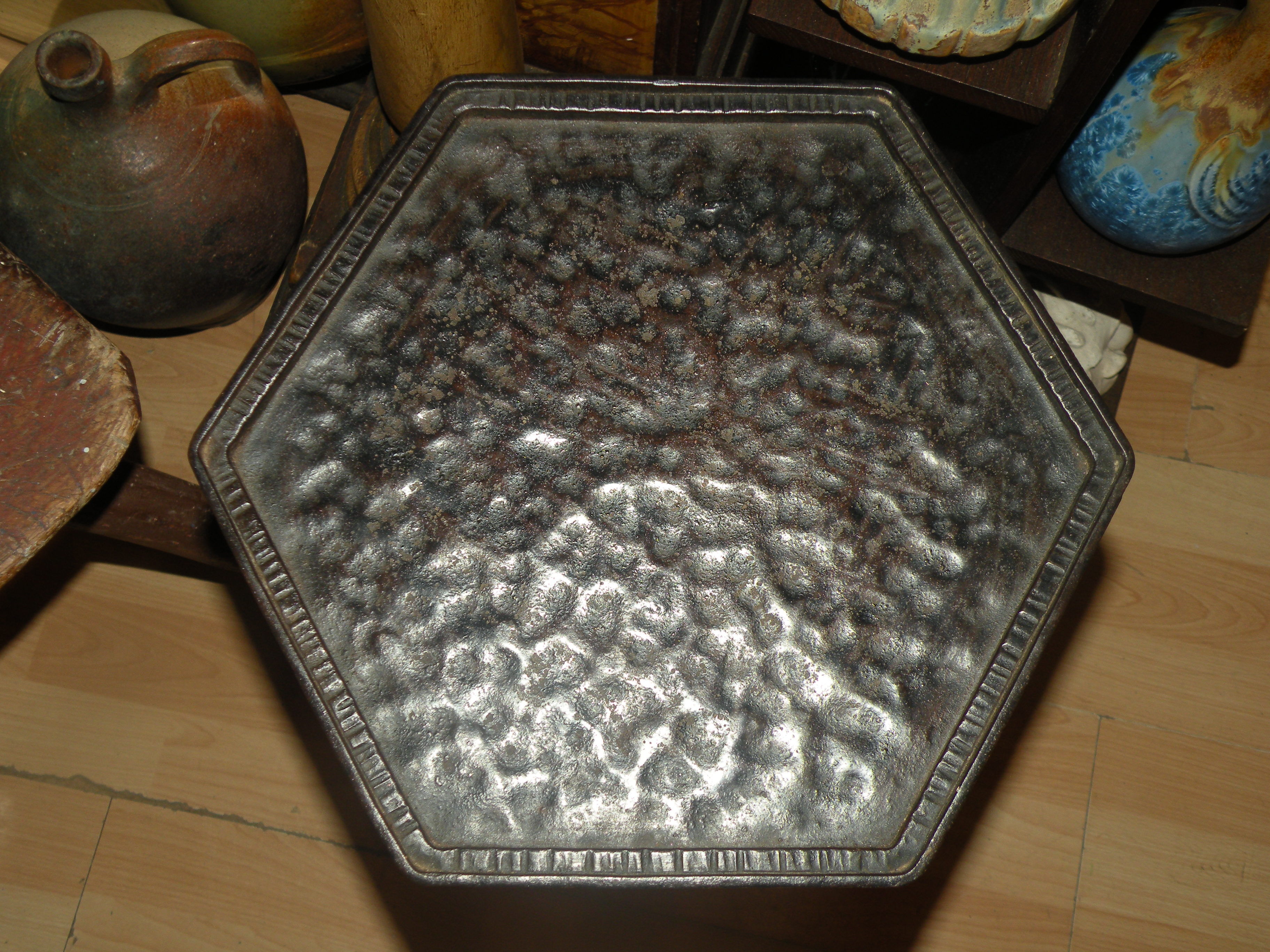 Sellette art déco époque 1920 1930 en fer martelé