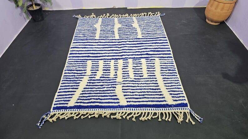 Custom-made Moroccan natural wool rug in pure wool, 2/3 m.