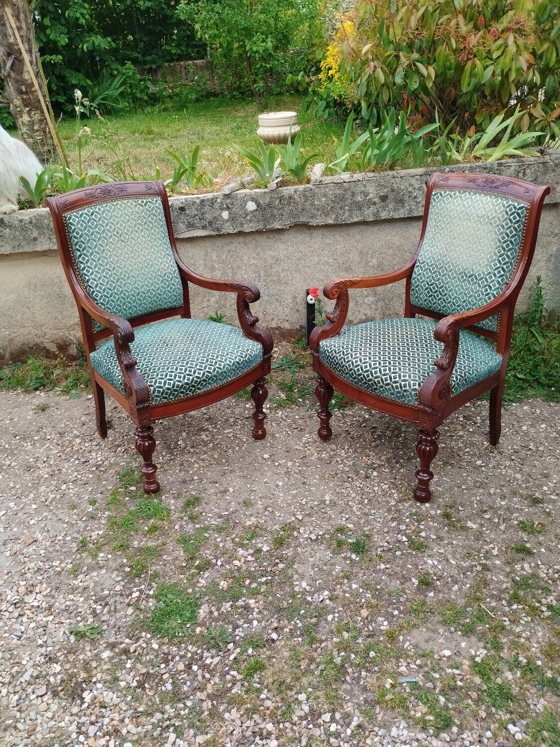 Pair of antique Louis XVI mahogany armchairs from the 19th century