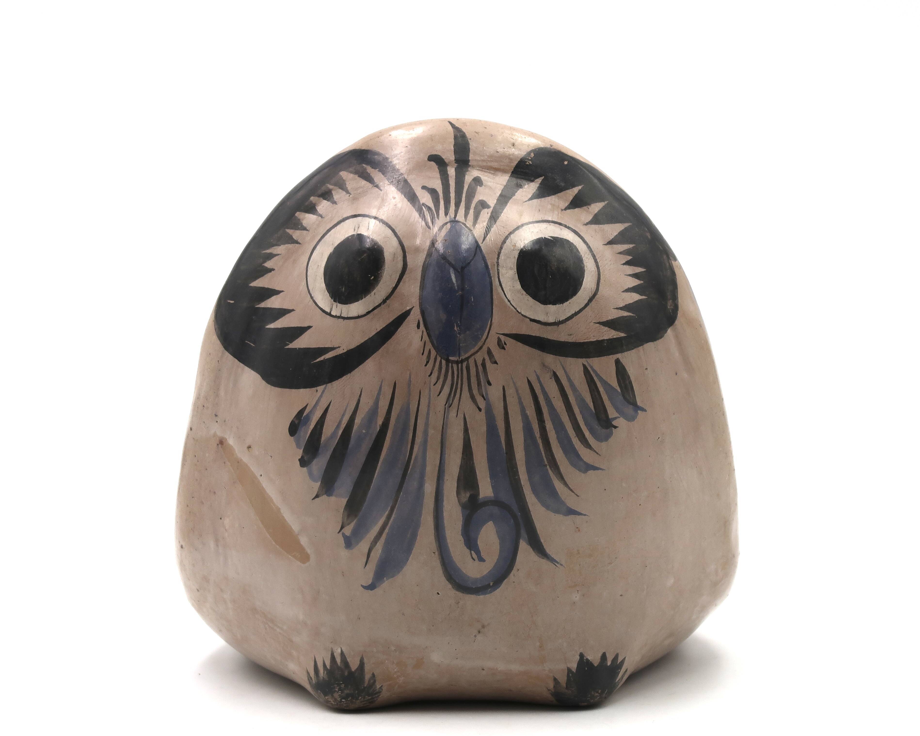 Mexican ceramic owl, sculpture from Mexico, 1970s.