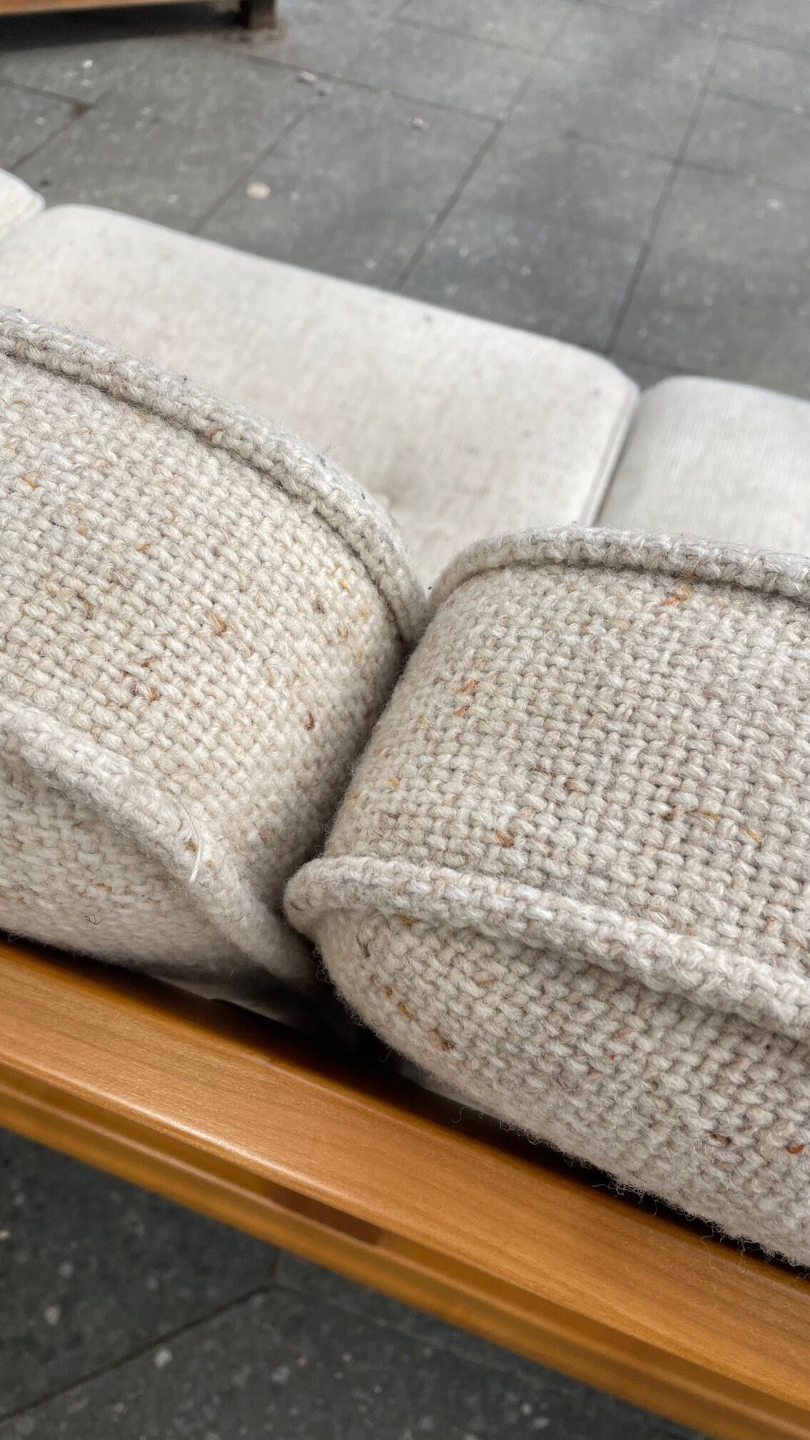 Canapé 3 places en bois et tissu des années 60