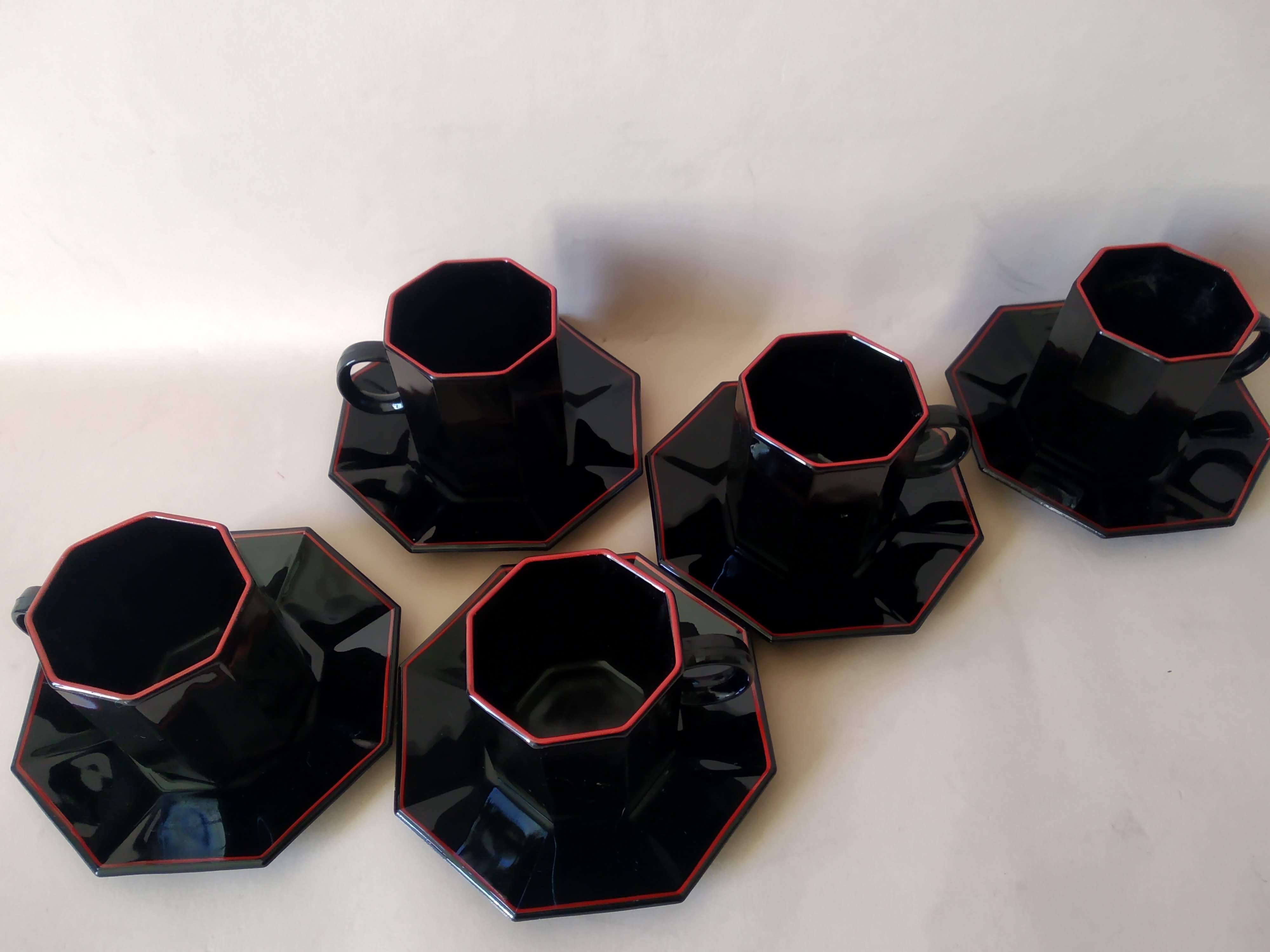 5 tasses à café Arcoroc Octime noir et rouge Années 80