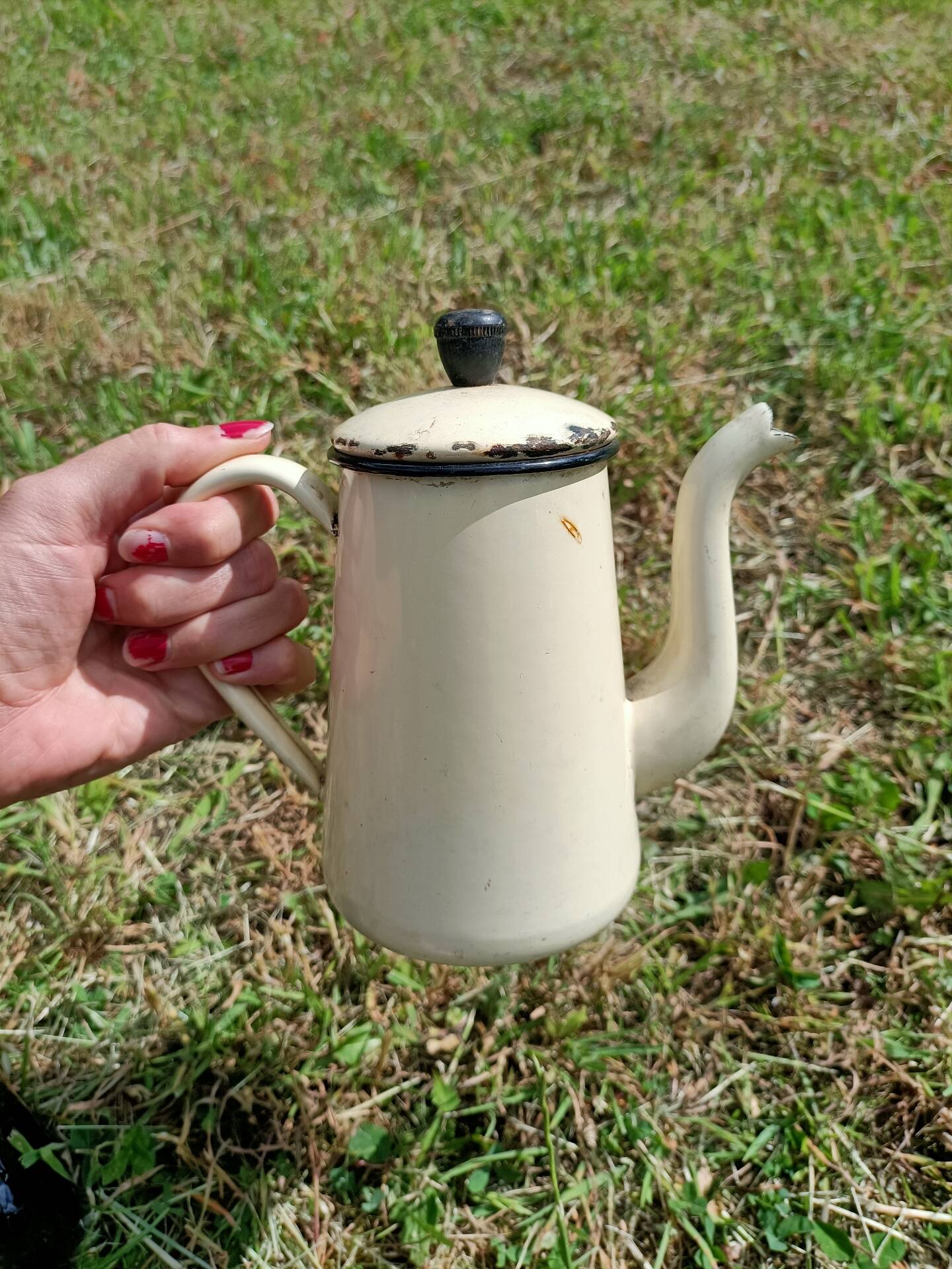 Small retro enamelled metal coffee pot 💐