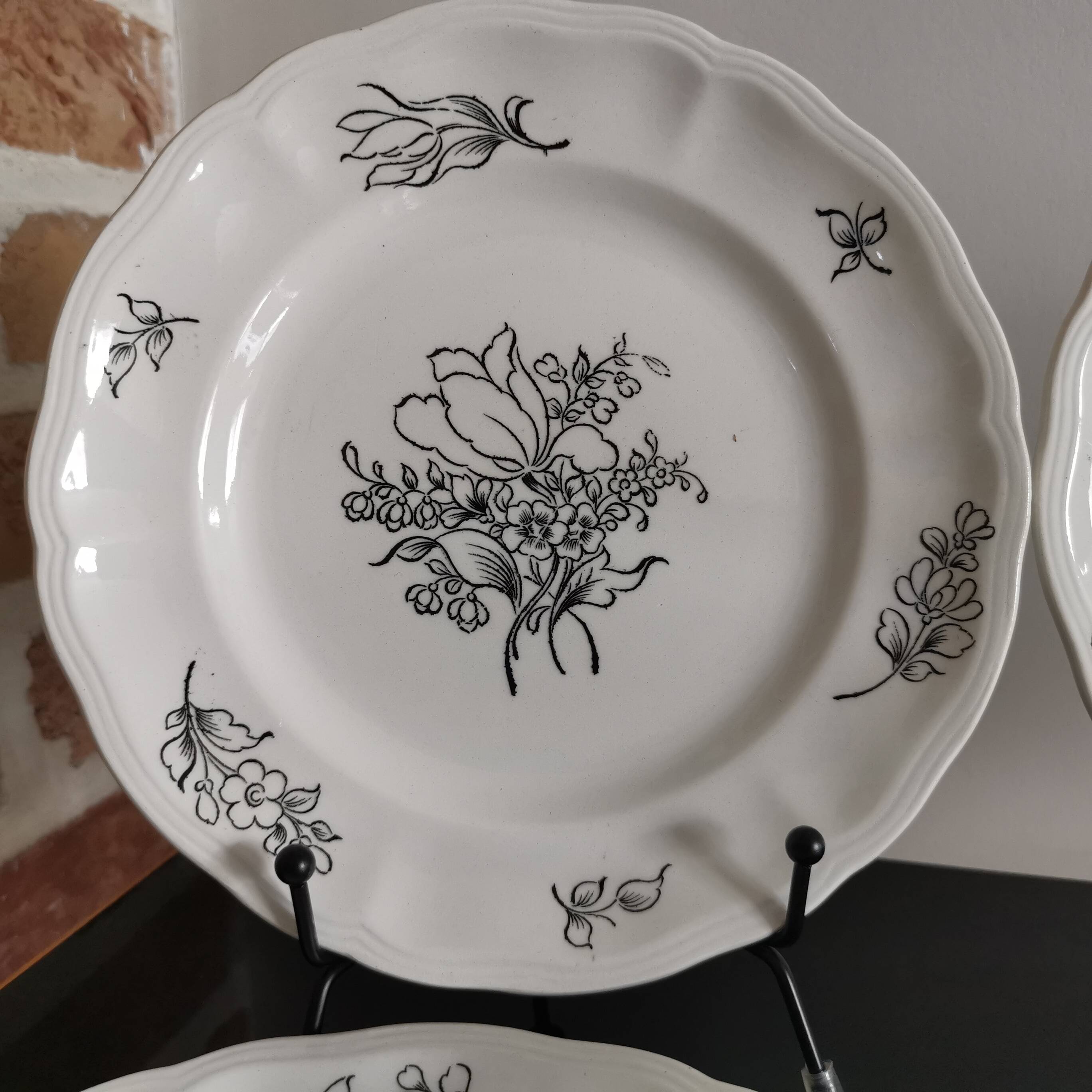 Dessert plates in half Luneville porcelain, black decor