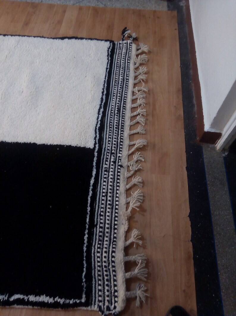 Tapis beni ourain en laine noir