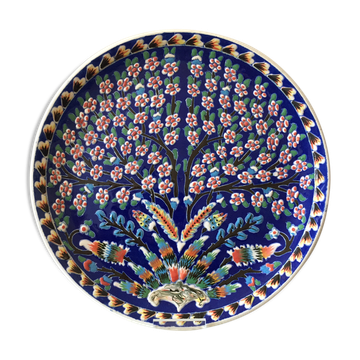 Kutahya porcelain plate with Iznik ottoman motifs