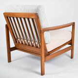 Fauteuil original restauré des années 60, modèle Baczyk, rose poudré et gris, teck