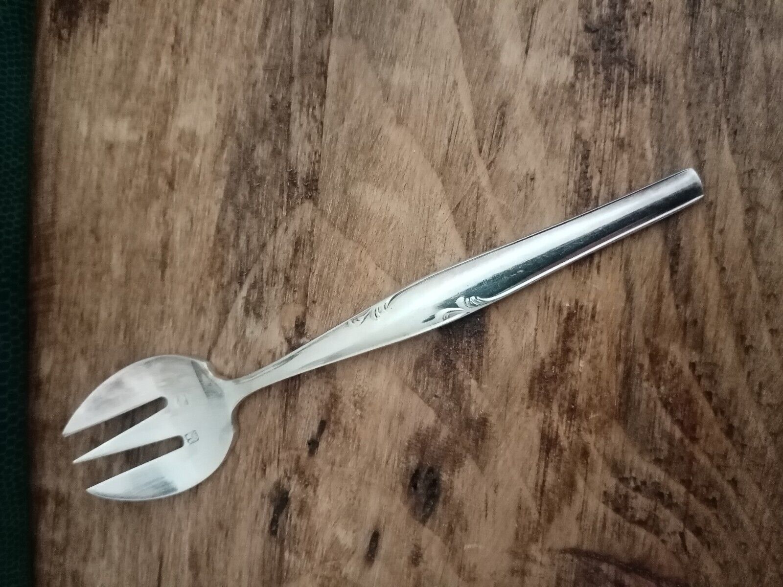 12 silver metal oyster forks art nouveau decorations