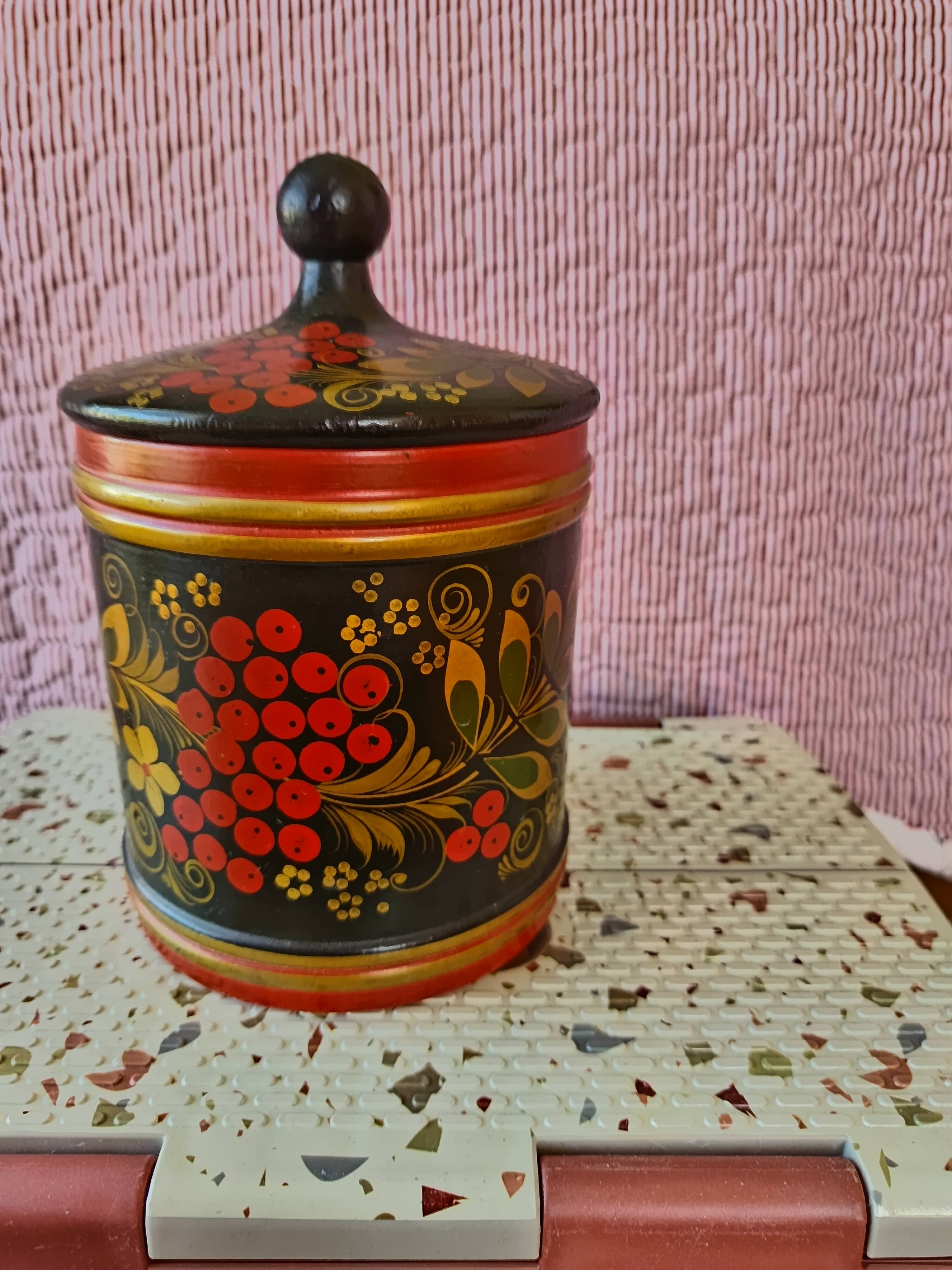 Russian Khokhloma motifs bonbonnière