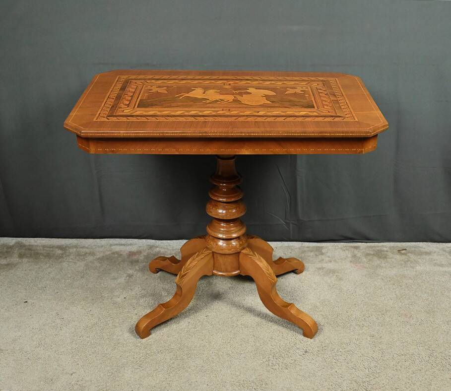 Table de salon en merisier et noyer, style Restauration – fin XIXe