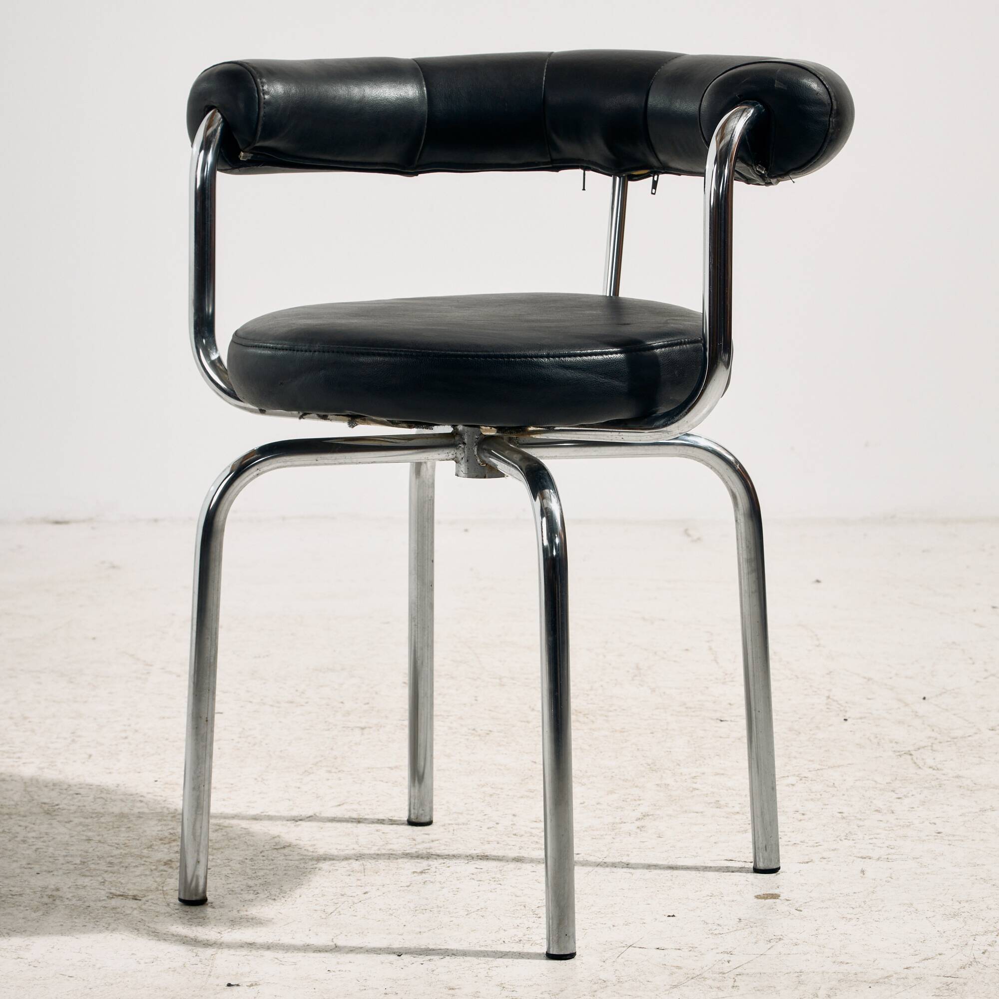 Fauteuil pivotant tubulaire style Bauhaus