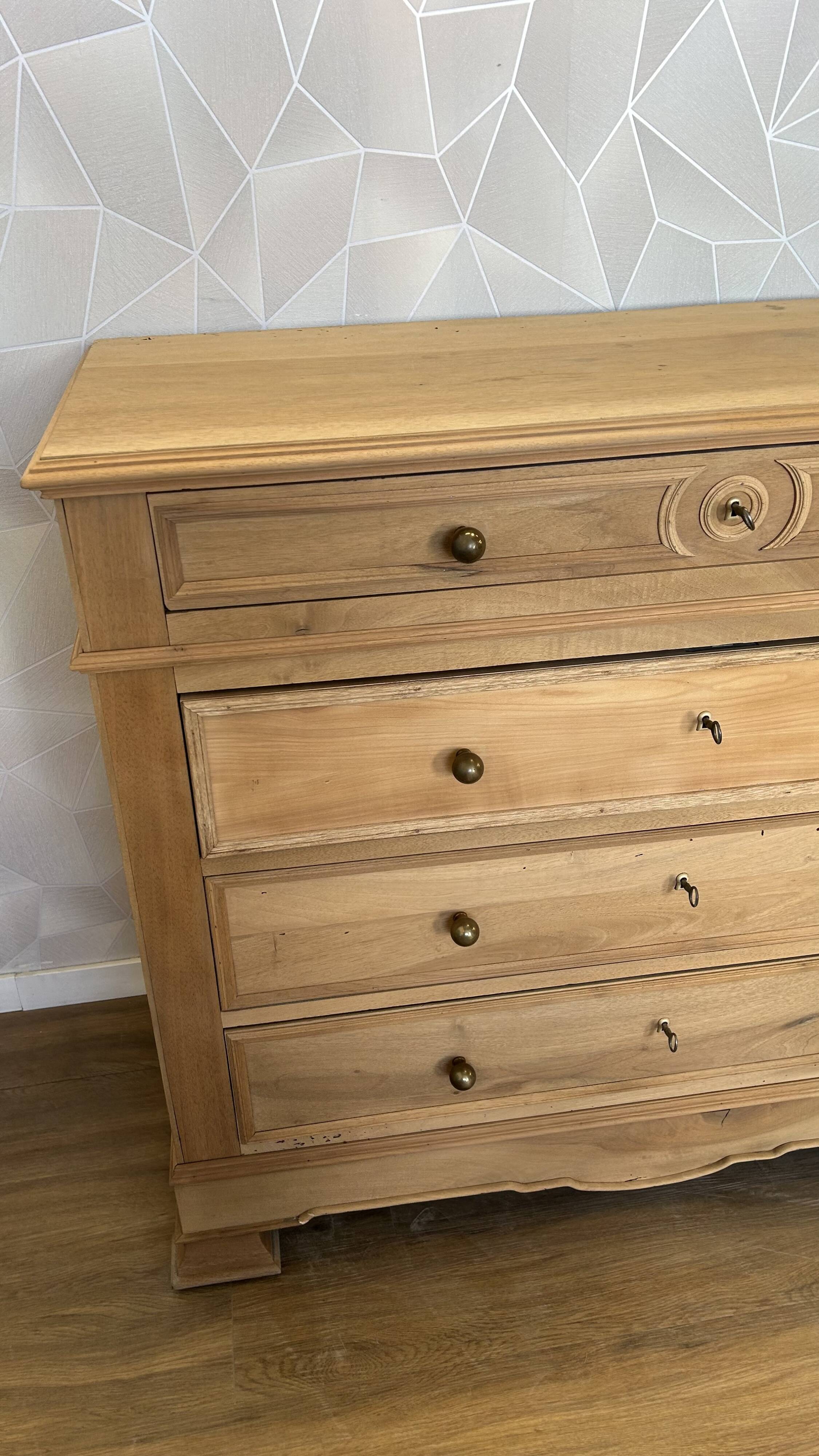 Louis Philipe airbrushed chest of drawers