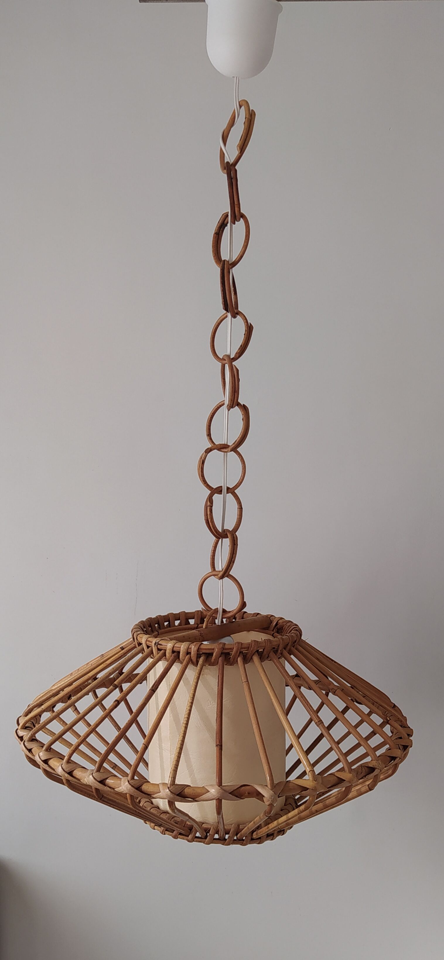Suspension en rotin vintage