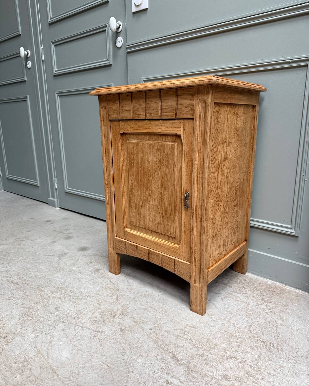 Small Art Deco jam cabinet in oak (renovated)