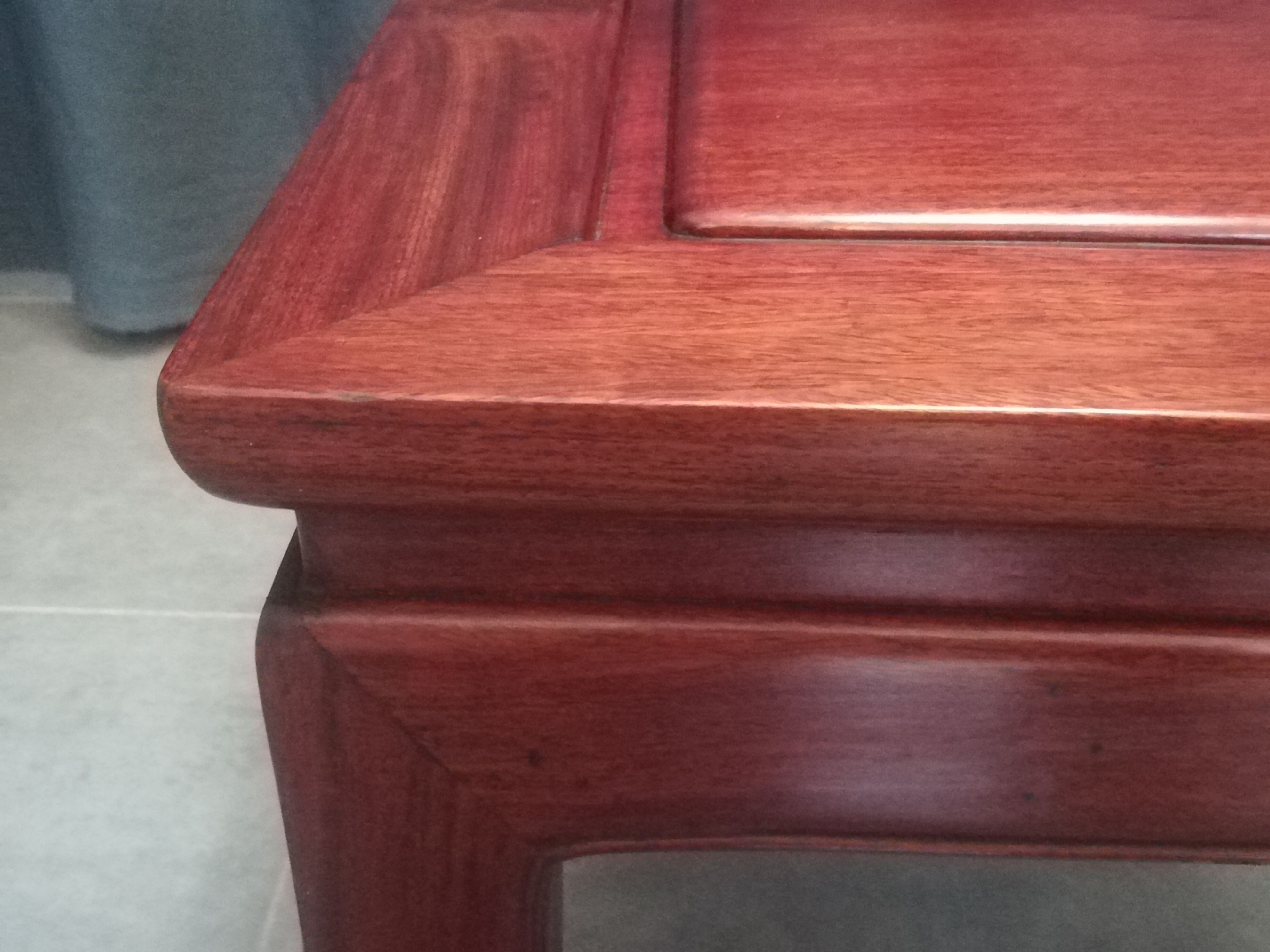 Paire de tables basses chinoises en bois exotique