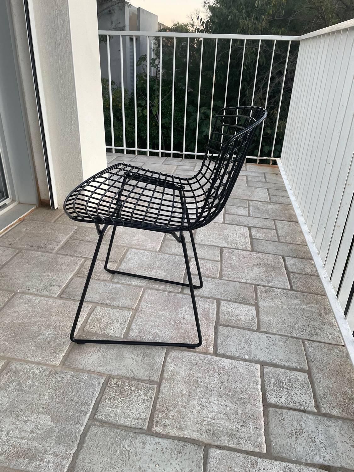 Bertoia chairs Knoll